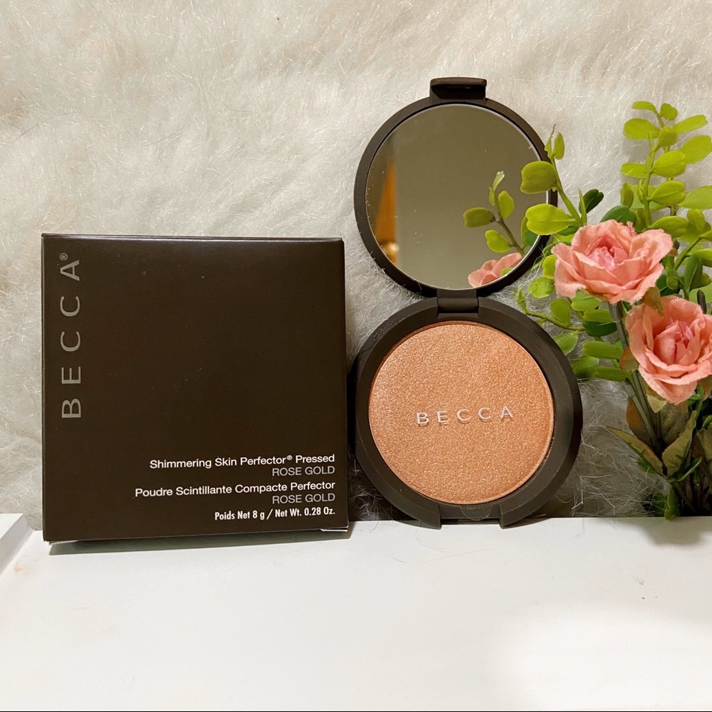 SOLD! Becca Shimmering Skin Perfector Highlighter - Picture 4 of 4
